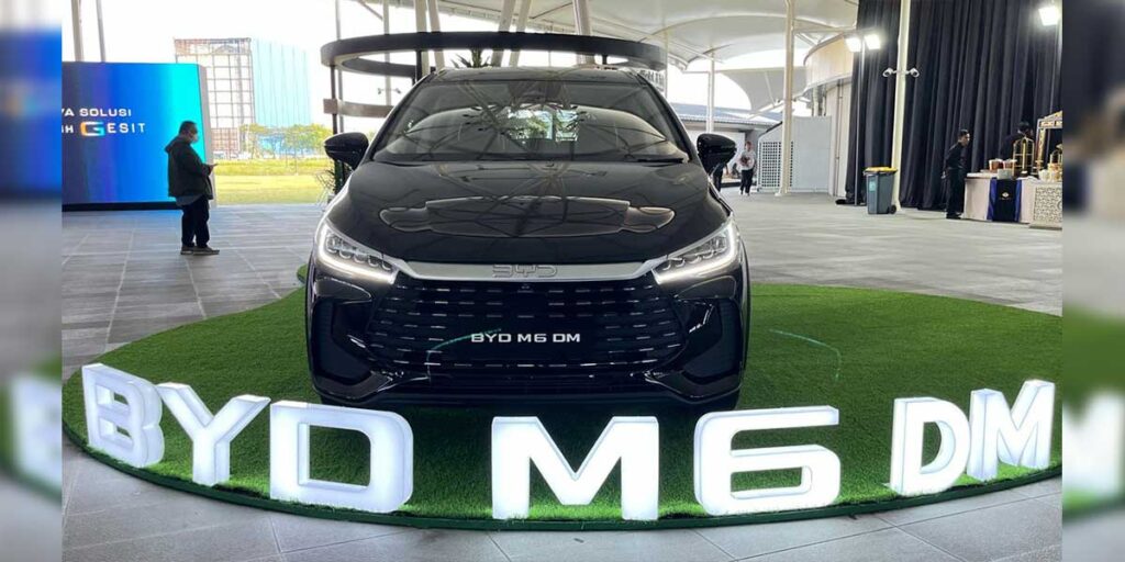BYD M6 DM Solusi Perjalanan Perkotaan Hingga Jarak Jauh
